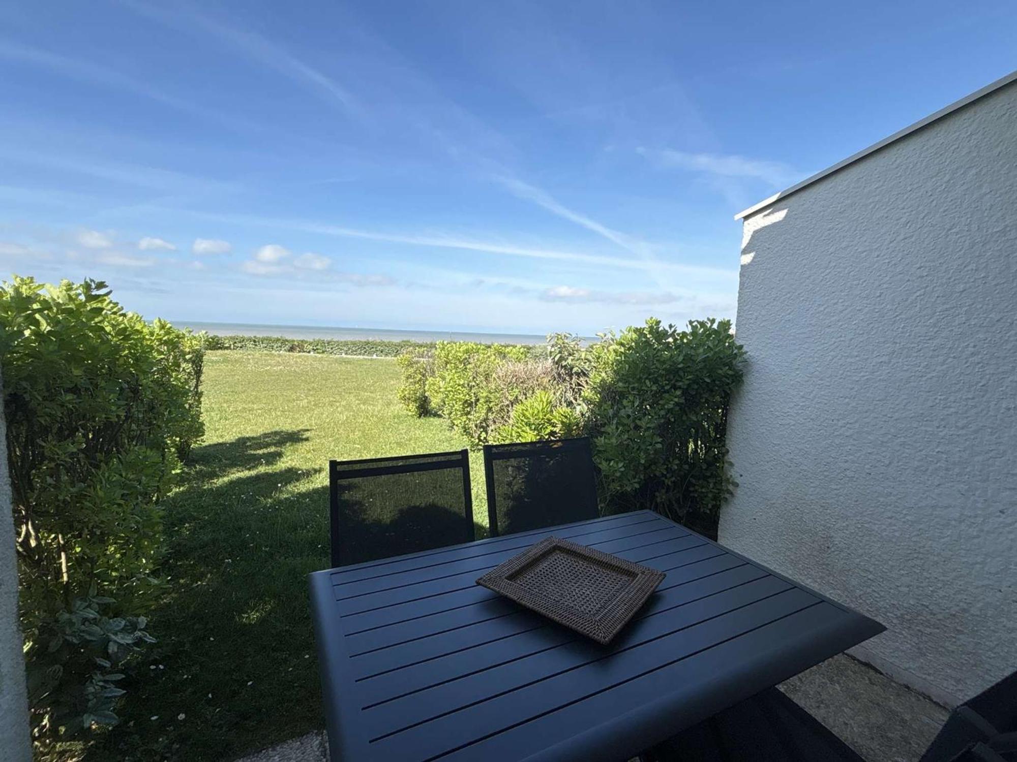 Studio En Bord De Mer A Royan, Parking, Tv, Tout Equipe - Fr-1-494-67 Kültér fotó